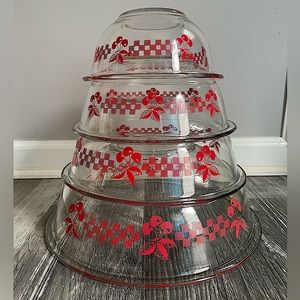 Pyrex Glass Nesting Bowls